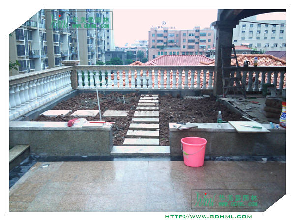 东莞绿化公司施工中私家阳台花园工程完工现场报导